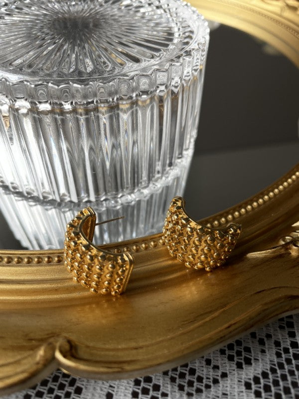 Vintage Gold Stud earring