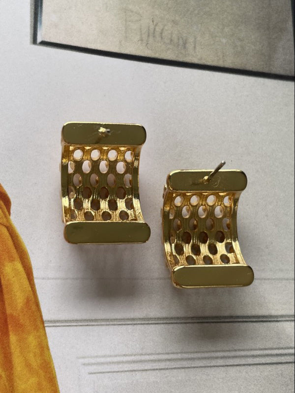 Vintage Gold Stud earring