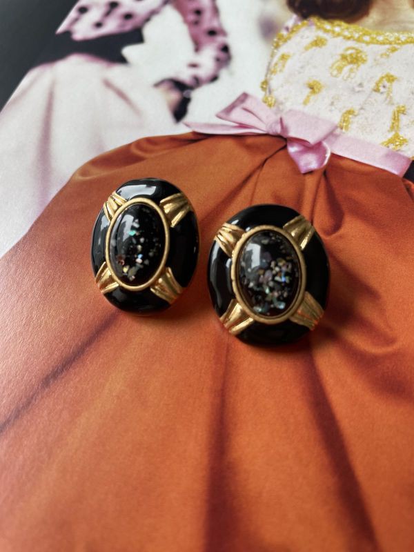 Retro style black Gemstone earring