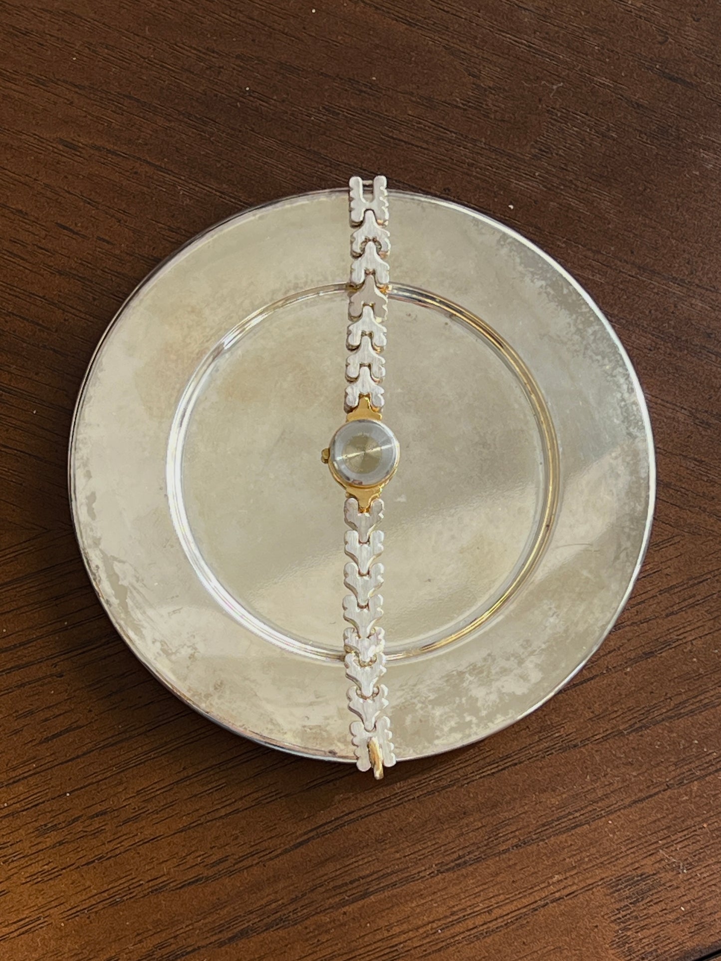 (Vintage) metal wing detail watch